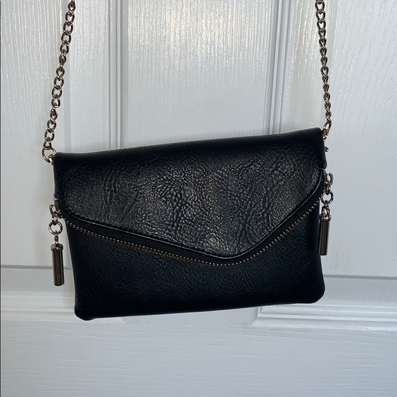 Francesca's Collections Handbags - Black crossbody bag